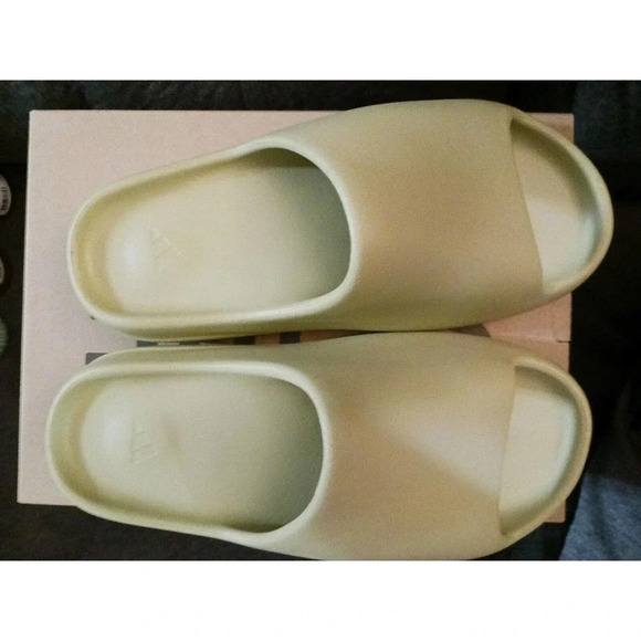 Yeezy Slide Resin Men\'s 11 FZ5904 Adidas 2022 New in box
